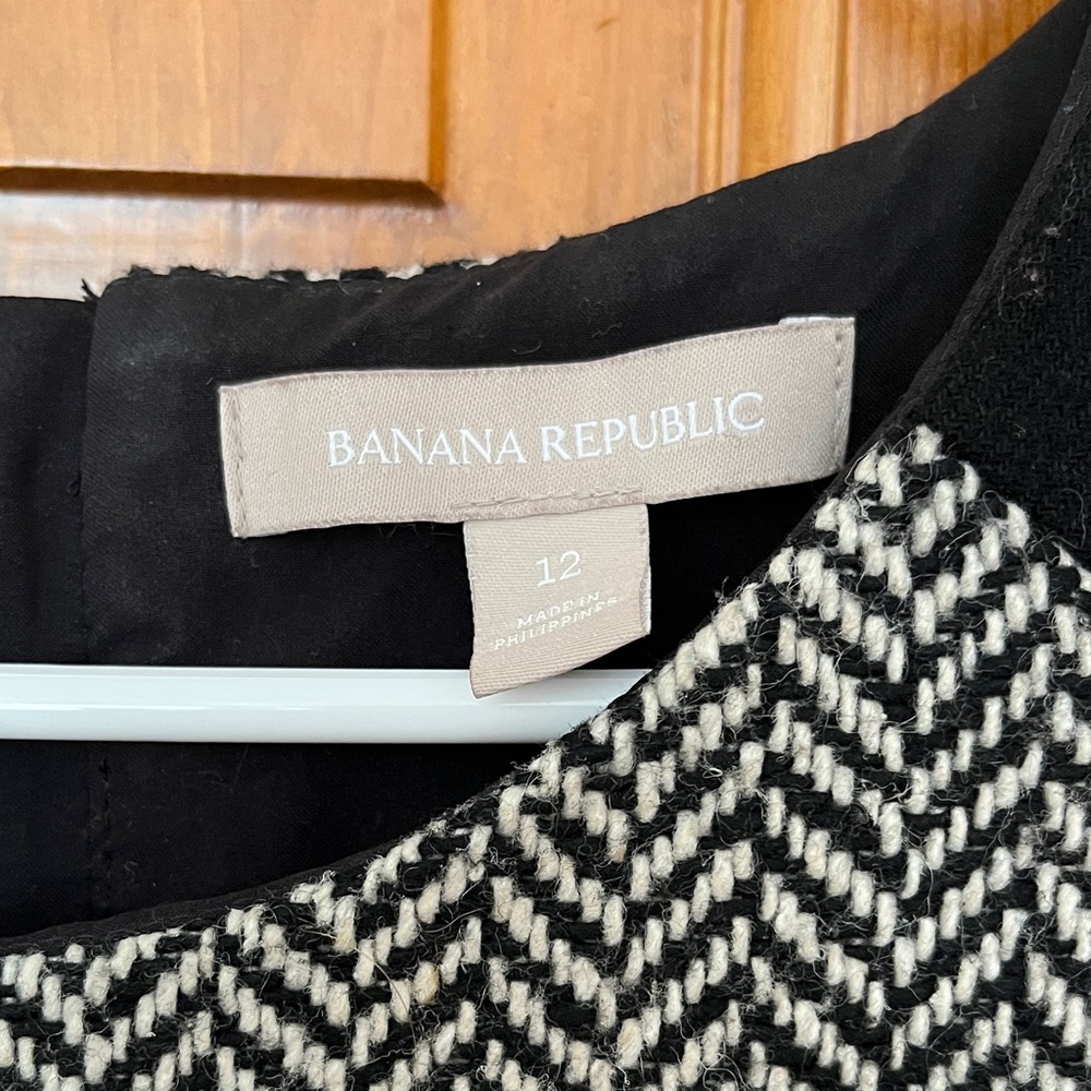 Banana Republic Black and White Patterned Mini Dress business - Picture 2 of 6